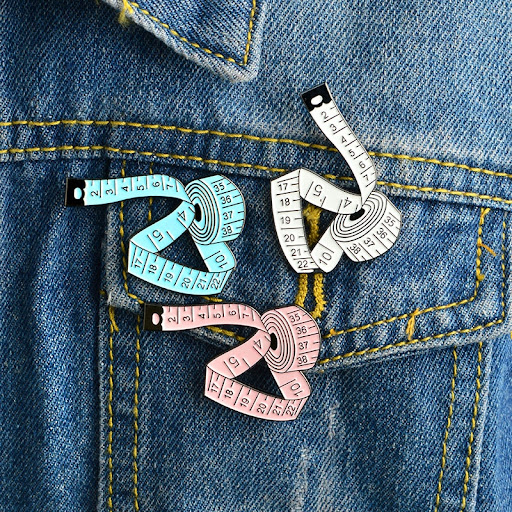 Title 10, Cartoon meetlint legering broche, meet en versi...