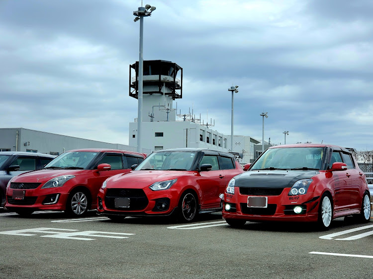 スイフトスポーツのneed for swift・佐賀国際空港・オフ会・CTのみなさんに感謝・世界平和を願いますに関するカスタム事例の投稿画像6枚目