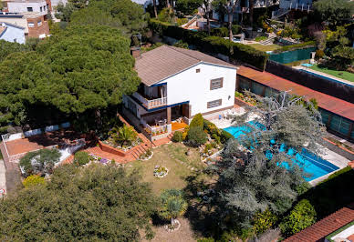 Maison avec jardin et terrasse 2