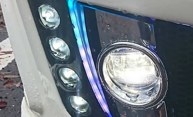 クラウンアスリートの2019ベストショット・グラインダータトゥー・給油口・フォグカバー交換に関するカスタム事例の投稿画像5枚目