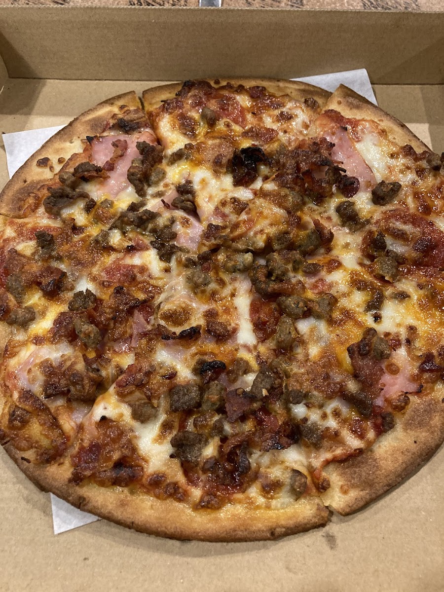 Meaty Max on GF crust