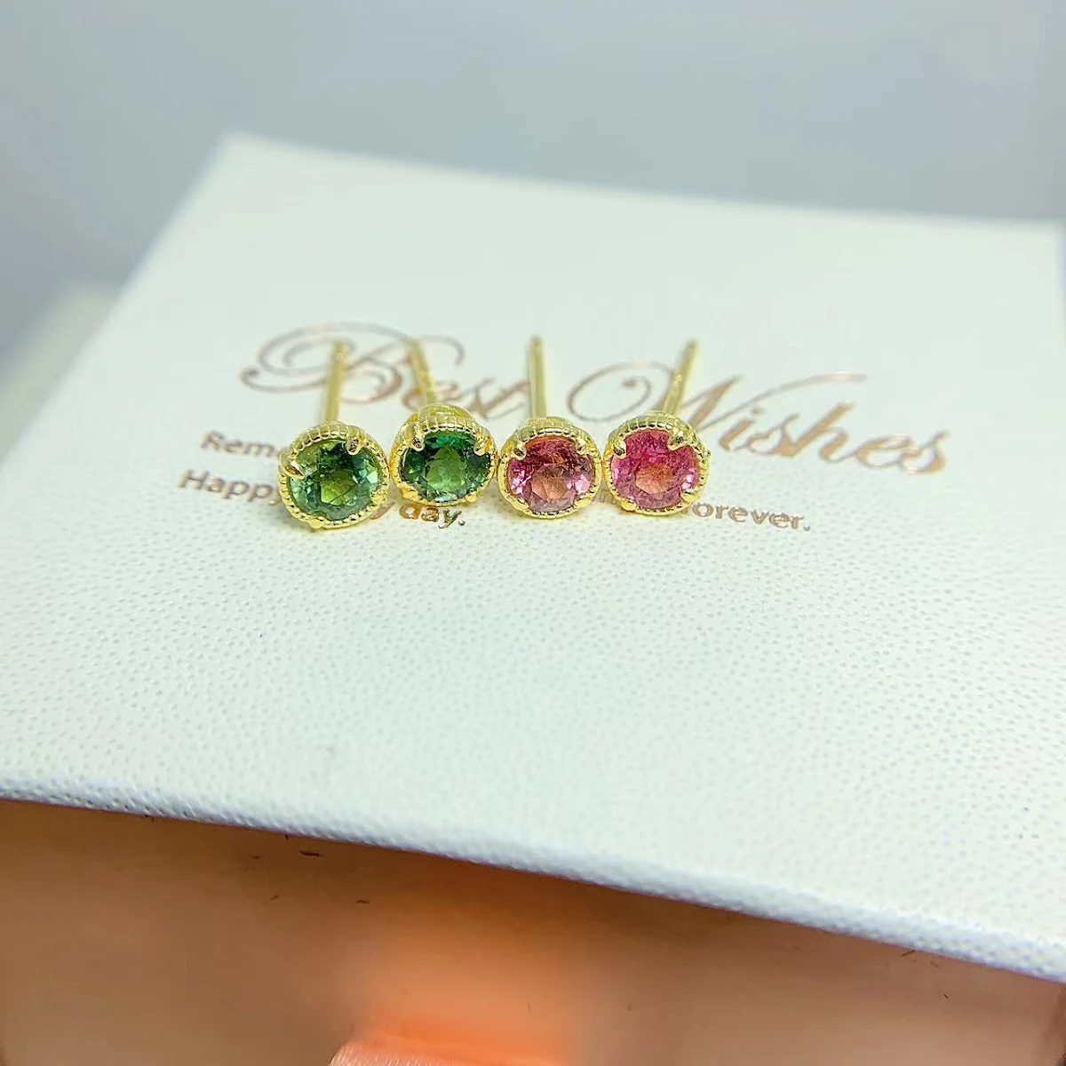 images slider number - 3