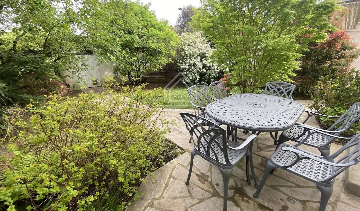 House with garden and terrace Fontenay-sous-Bois