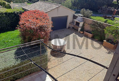 Maison avec piscine et terrasse 1