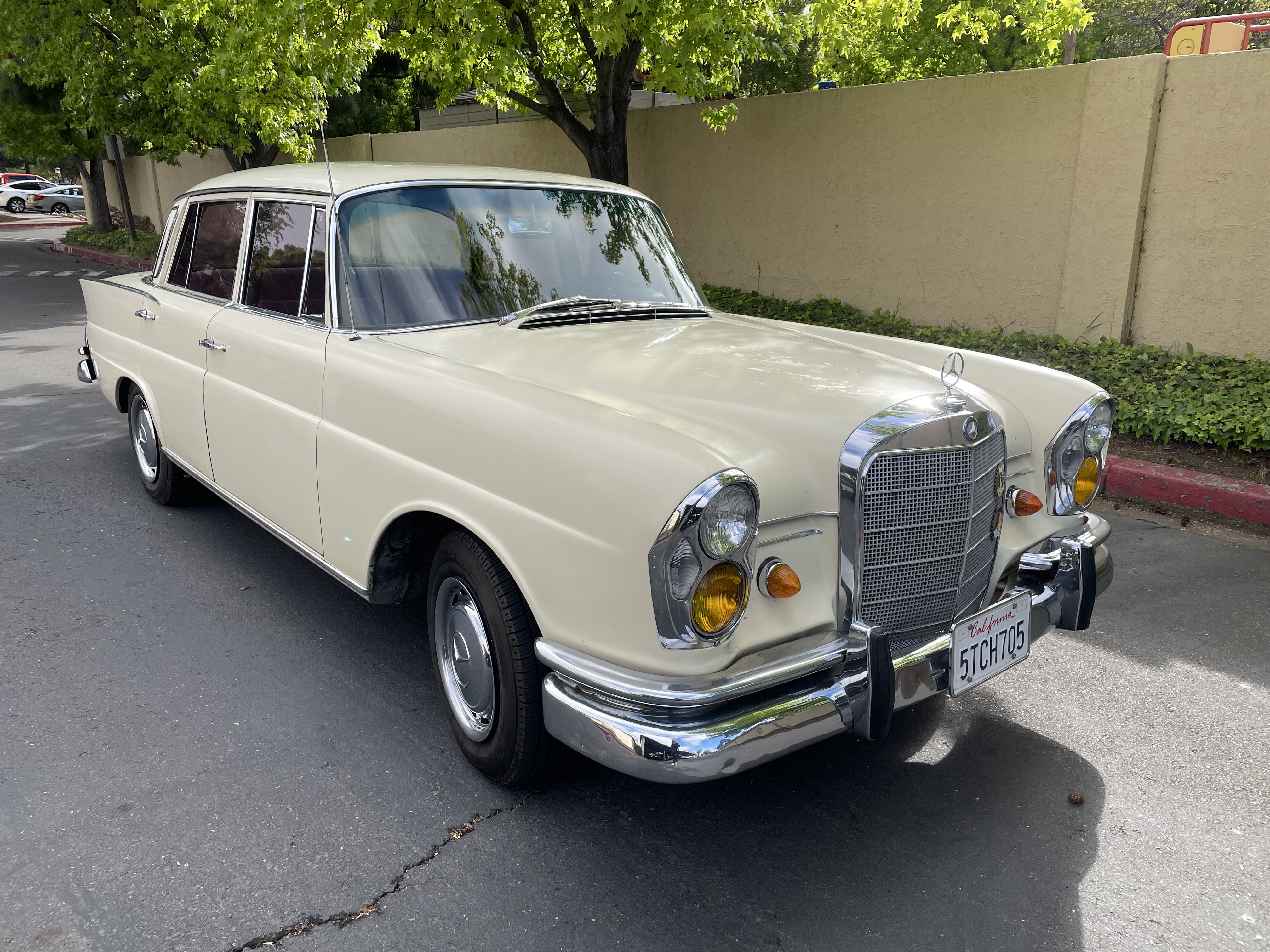 Mercedes Benz 220 Se Hire Fremont