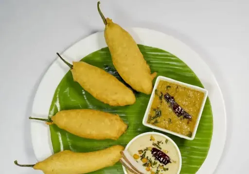 Mirchi Bhajji [4 Pieces]