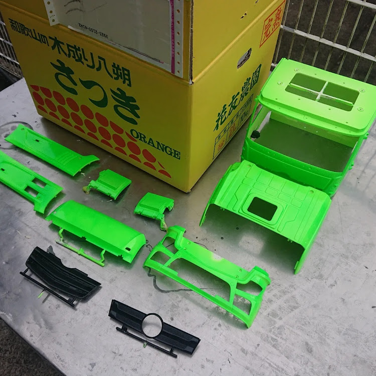 KY.Hさんが投稿したラジコンネタですいません・ラジコントレーラー・ベンツアクトロス・車高短・車バカに関するカスタム事例の投稿画像3枚目