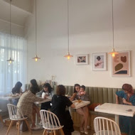 a sheep cafe 有一隻羊