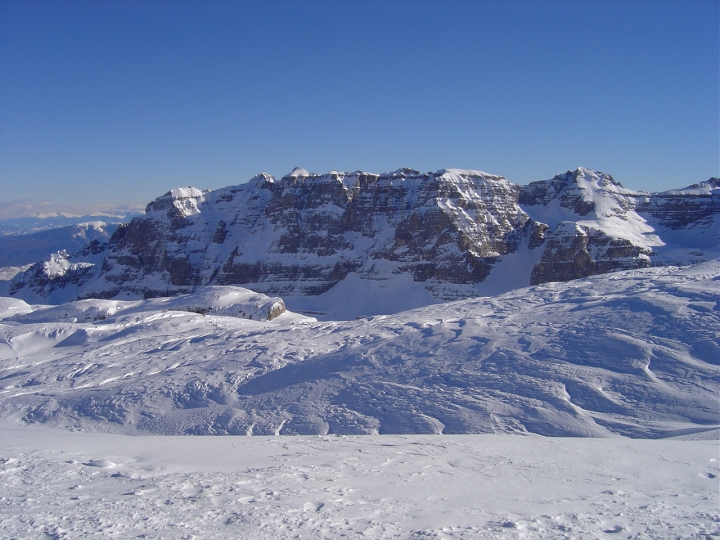 Montagna innevata di eungenio