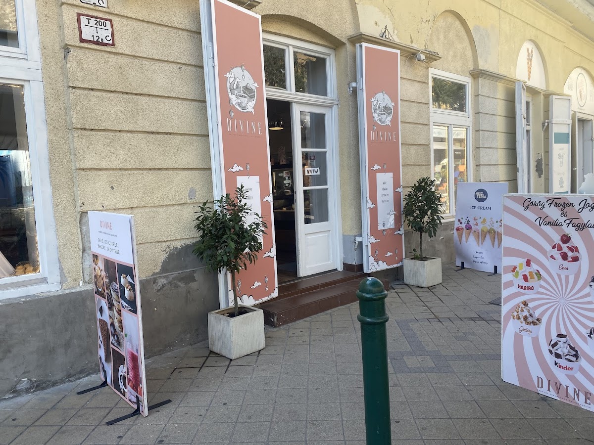 Gluten-Free at DIVINE Sugar Free Cukrászda