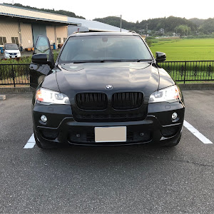 X5 M E70