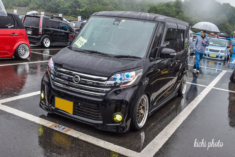 デイズルークスのホイール交換・車高調整・イベント・コラボに関するカスタム事例の投稿画像2枚目
