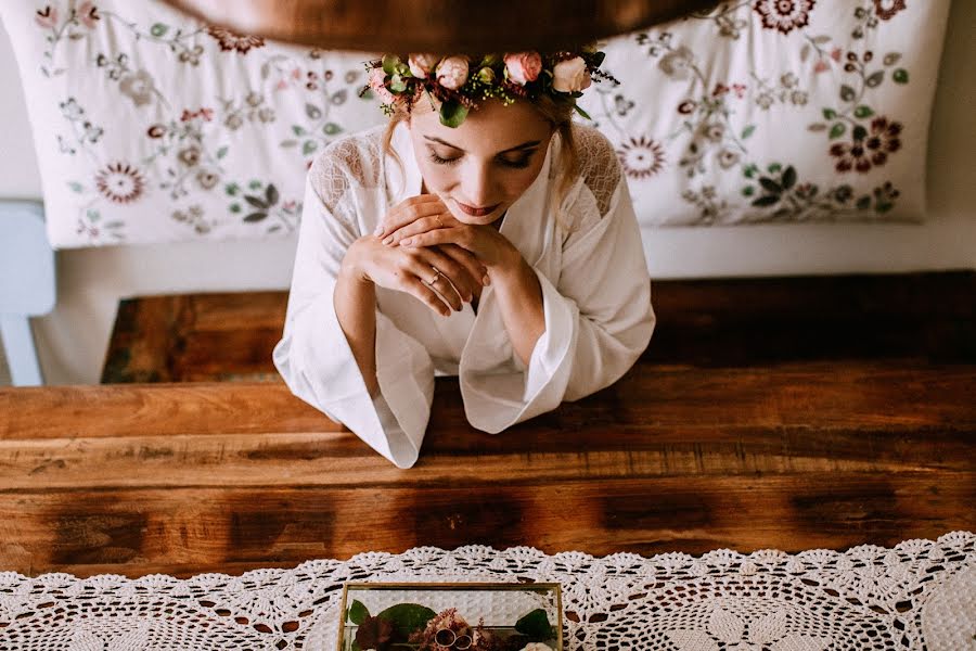 Fotografo di matrimoni Łukasz Sztuka (sztukastudio). Foto del 12 gennaio 2020