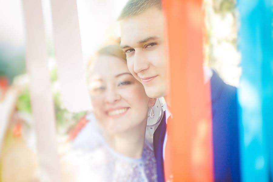 Fotógrafo de casamento Evgeniy Gruzdev (c648). Foto de 31 de agosto 2015