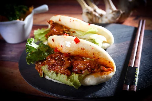 Fiery Sriracha Chicken Bao [2 Pcs]