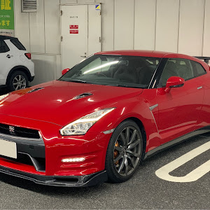 NISSAN GT-R