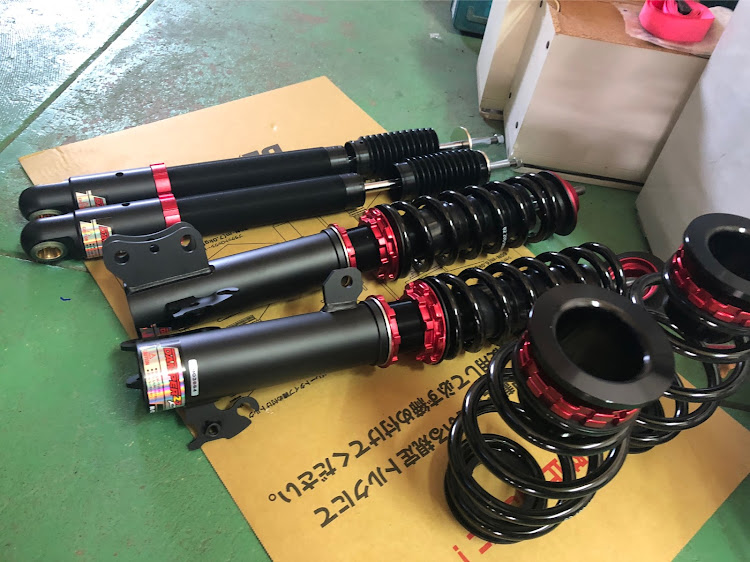 スイフトスポーツのNEW車高調・BLITZ DAMPER ZZ-R・サスペンションに関するカスタム事例の投稿画像2枚目
