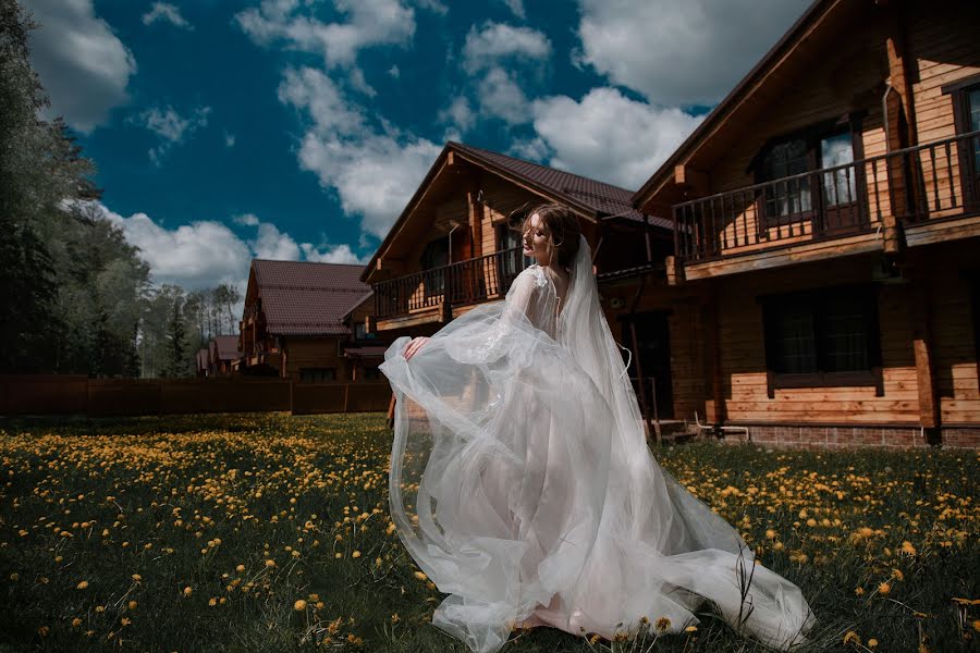 Wedding photographer Kristina Grechikhina (kristiphoto32). Photo of 14 August 2021