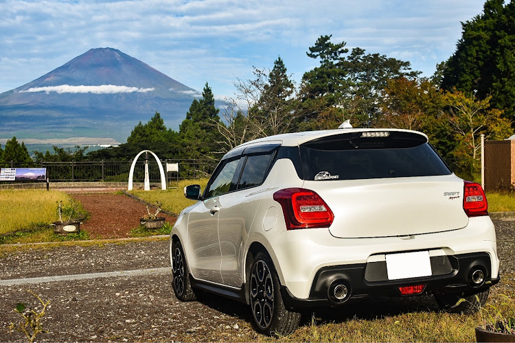 スイフトスポーツの10月もよろしくお願いします・寒いよ…・富士山・富士山と愛車・朝カツに関するカスタム事例の投稿画像6枚目