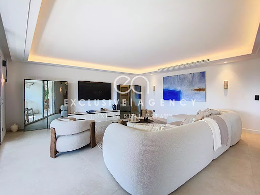 Appartement avec terrasse et piscine 4
