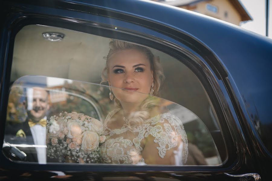 Fotografo di matrimoni Vitalik Gandrabur (ferrerov). Foto del 25 ottobre 2017