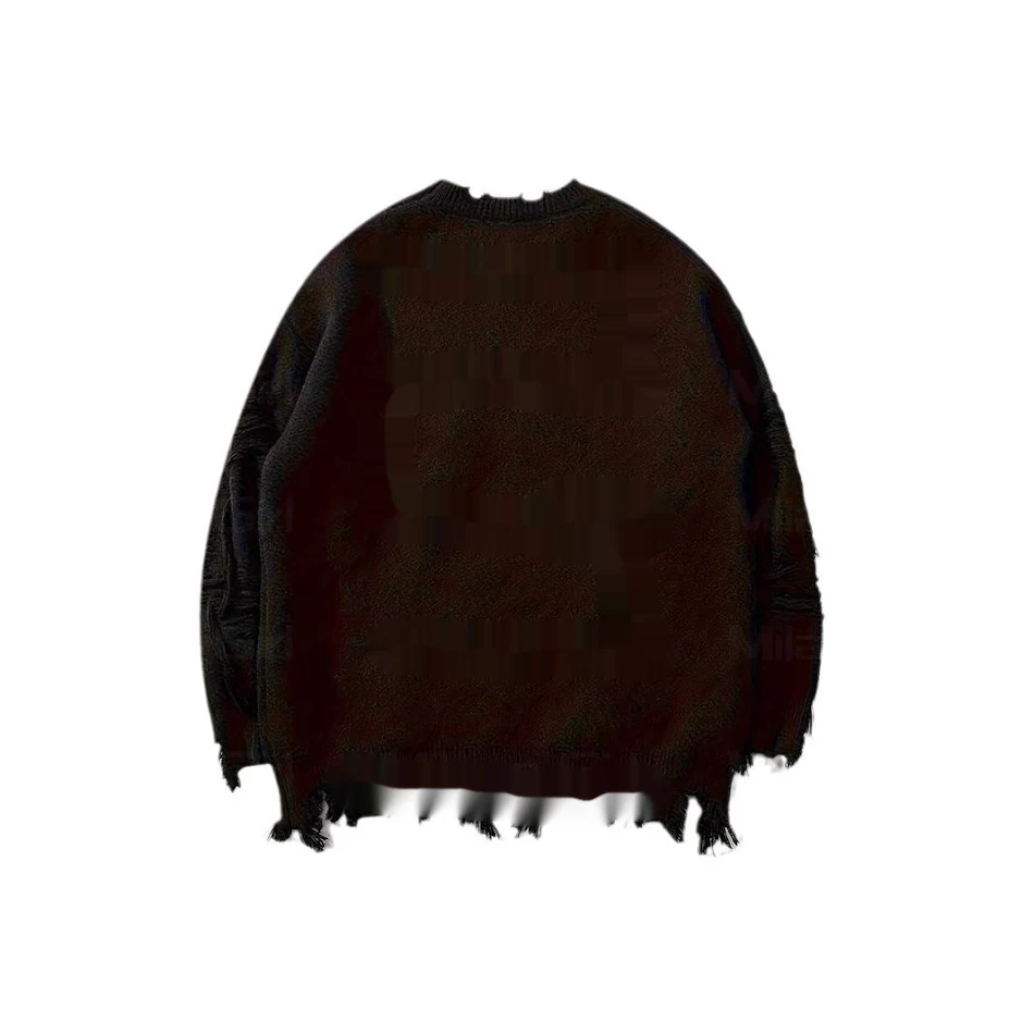 Suéter Americano escuro com jacquard de letras rasgadas, mangas compridas e quente, ideal para um visual moderno e confortável no inverno.