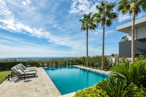 Villa with pool 3
