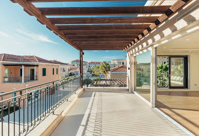 Appartement avec terrasse et piscine 20