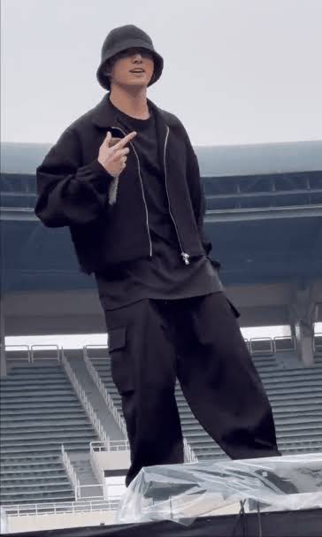 ROCKSTAR JK⁷. on X: jungkook and his black oversized hoodies   / X