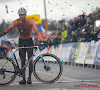 🎥 Wereldkampioen Van der Poel en twintigjarige Pidcock vernederen het Belgische blok, dat vrede moet nemen met brons