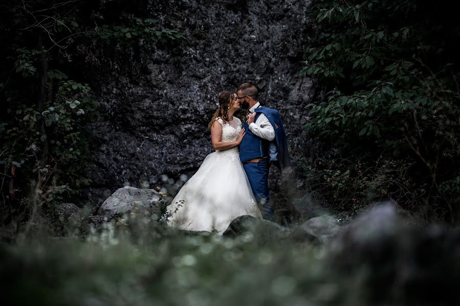 Fotografo di matrimoni Milán Csonka (milancsonka). Foto del 16 ottobre 2022