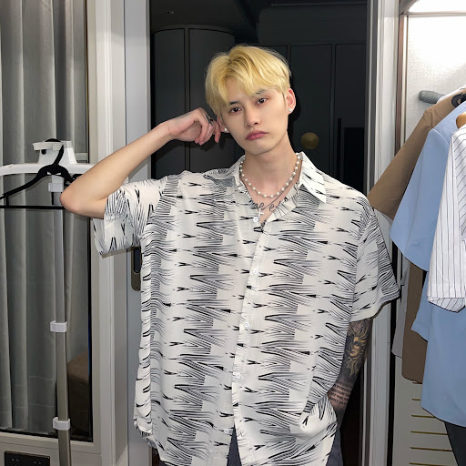 Title 3, Mens Summer Retro Flower Shirt with Drape Feel...
