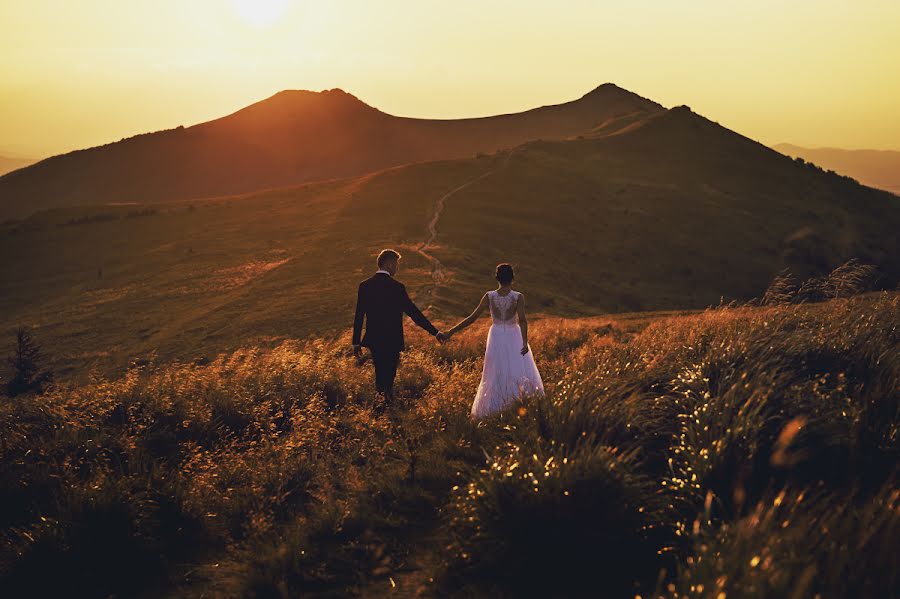 Fotógrafo de casamento Radek Kazmierczak (radekkazmierczak). Foto de 10 de agosto 2016