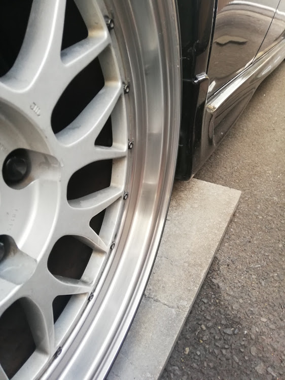 ヴェロッサのリム磨き・BBS LM・予備ホイが欲しい・達成感と感動・あと2本に関するカスタム事例の投稿画像6枚目