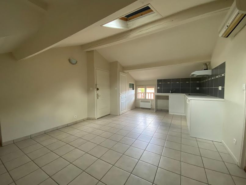 Location  appartement 2 pièces 36 m² à Caussade (82300), 470 €