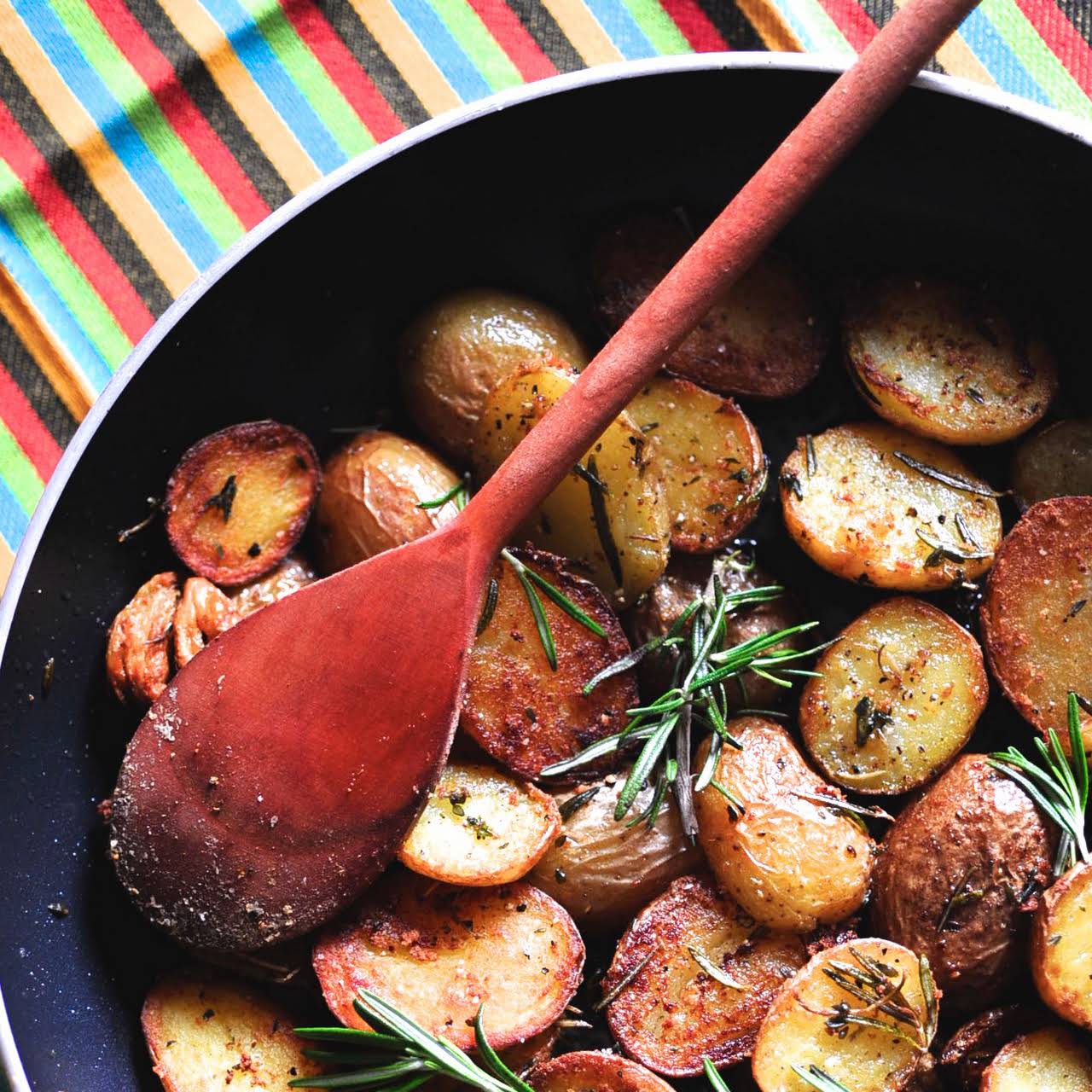 Instant Pot Baby Potatoes (Steamed) - Indian Veggie Delight