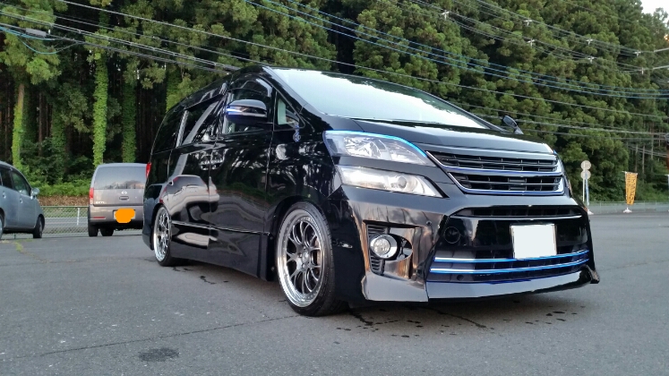 ヴェルファイアの洗車・梅雨に負けないに関するカスタム事例の投稿画像1枚目