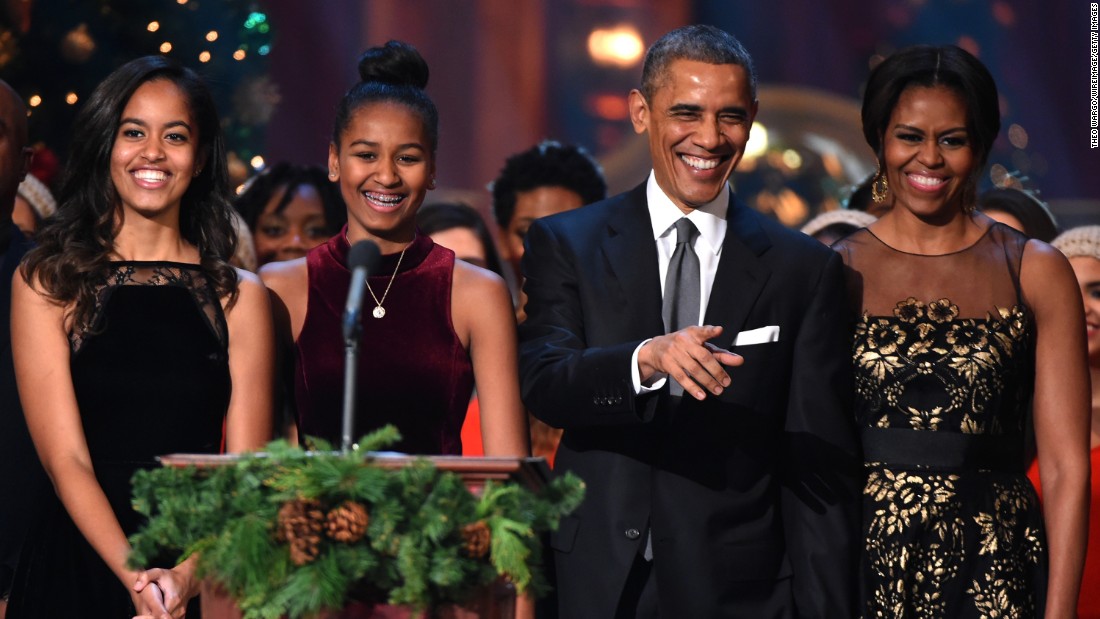 150723174958-obama-family-christmas-2014-restricted-super-169.jpg