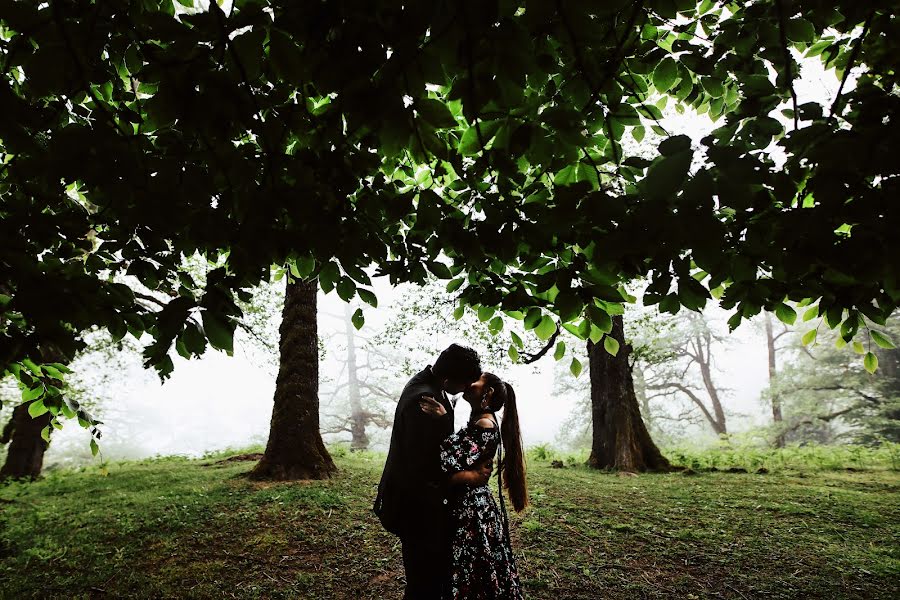 Fotógrafo de bodas Hamze Dashtrazmi (hamzedashtrazmi). Foto del 3 de mayo 2022