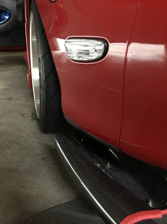 RX-7のDIY・マッドガード加工取付・バッテリー配線・ルーフスポイラー・自分の車なのに人任せに関するカスタム事例の投稿画像4枚目