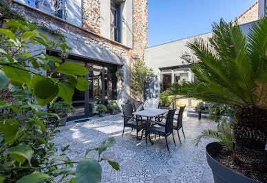 Maison contemporaine avec piscine et jardin 5