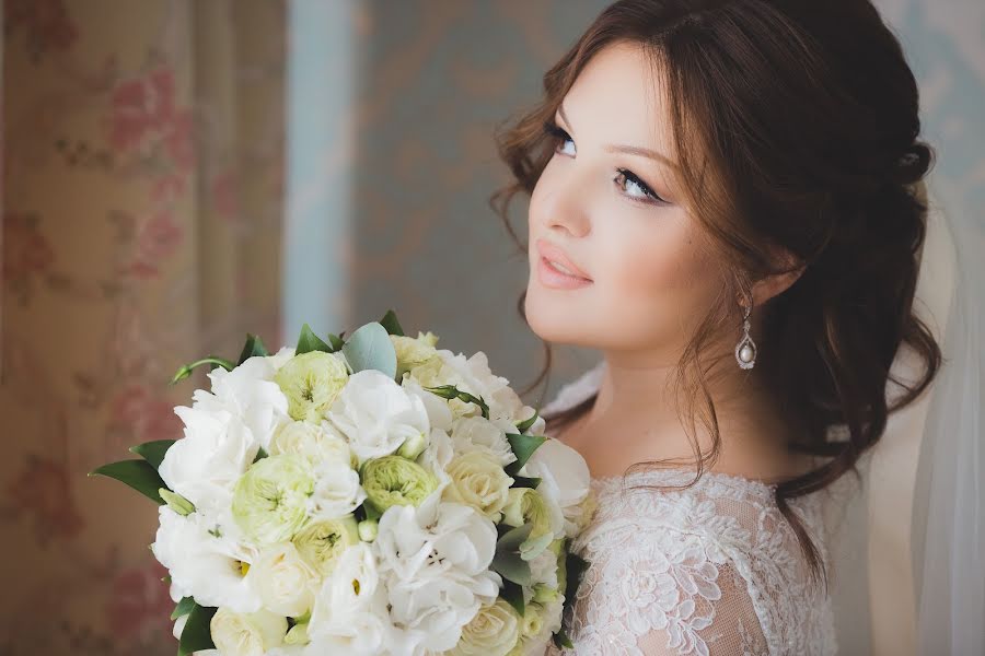 Wedding photographer Oksana Bazhaeva (oksi85). Photo of 13 November 2014