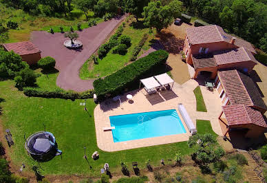 Villa with pool 10