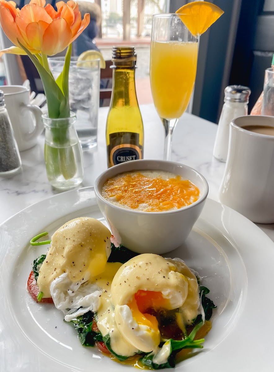 Breadless eggs benny with cheese grits