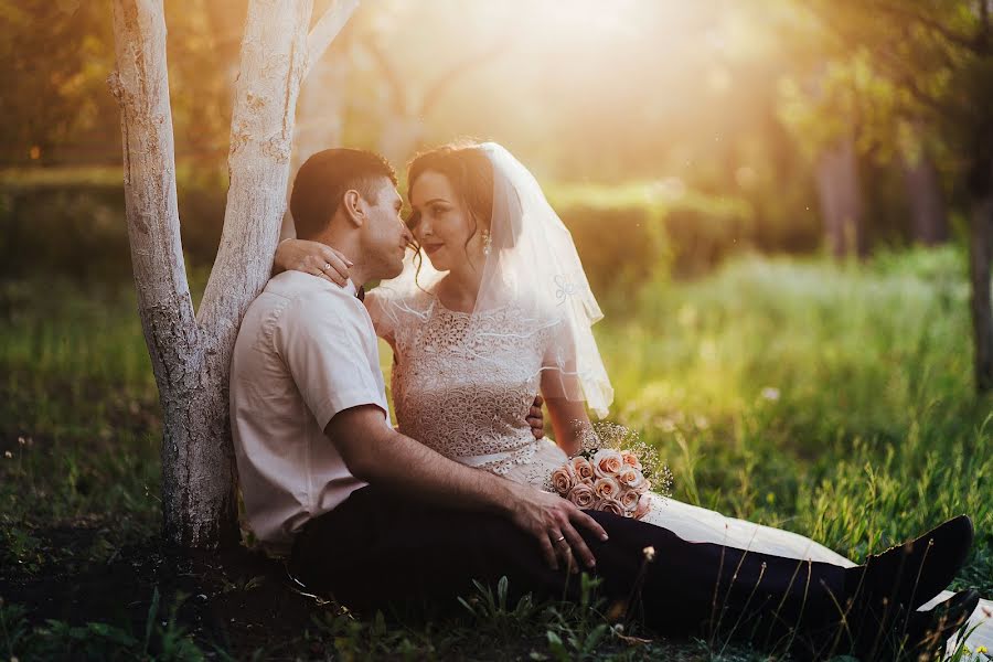 Fotógrafo de casamento Oksana Bilichenko (bili4enko). Foto de 1 de setembro 2017