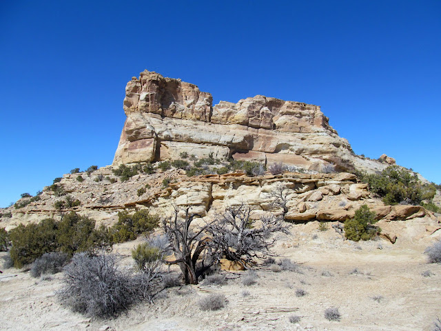 A butte that I didn't explore but now regret that decision