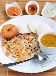 Masala Uttapam + 2 Idli