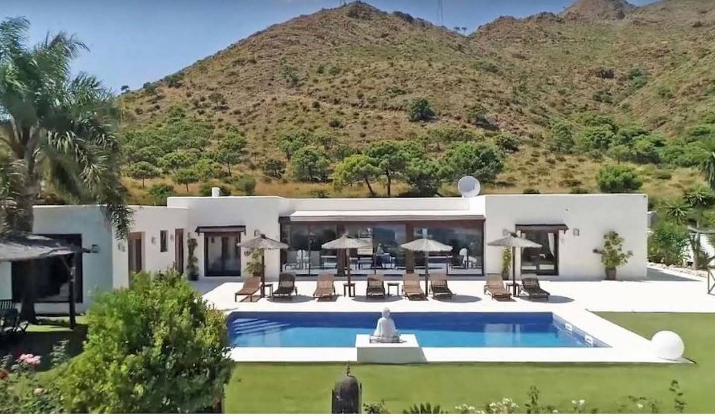 Villa with pool Estepona