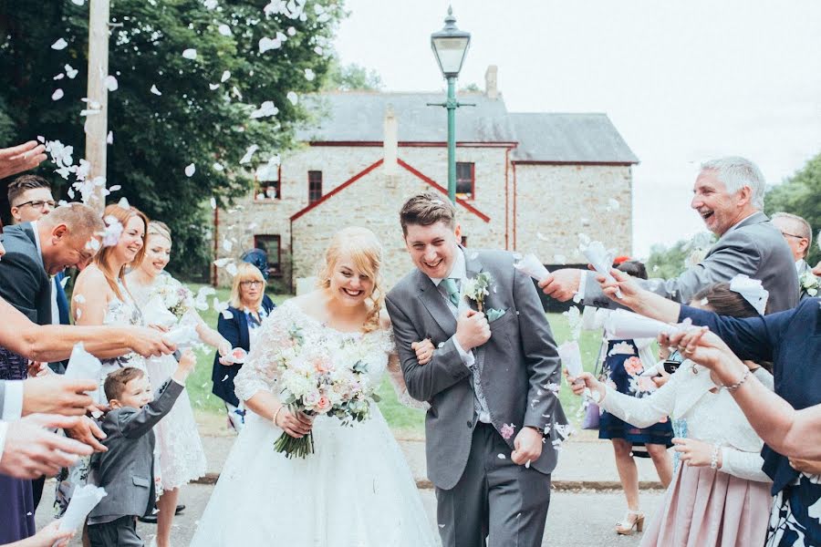 Wedding photographer Joshua Rhys (joshuarhys). Photo of 11 June 2019