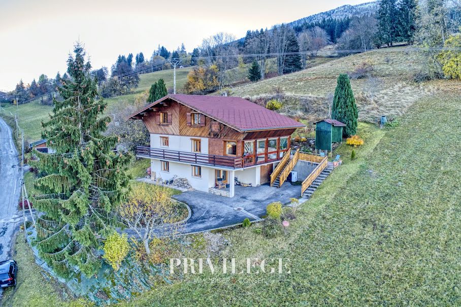 Vente chalet 7 pièces 170 m² à Mont-Saxonnex (74130), 595 000 €